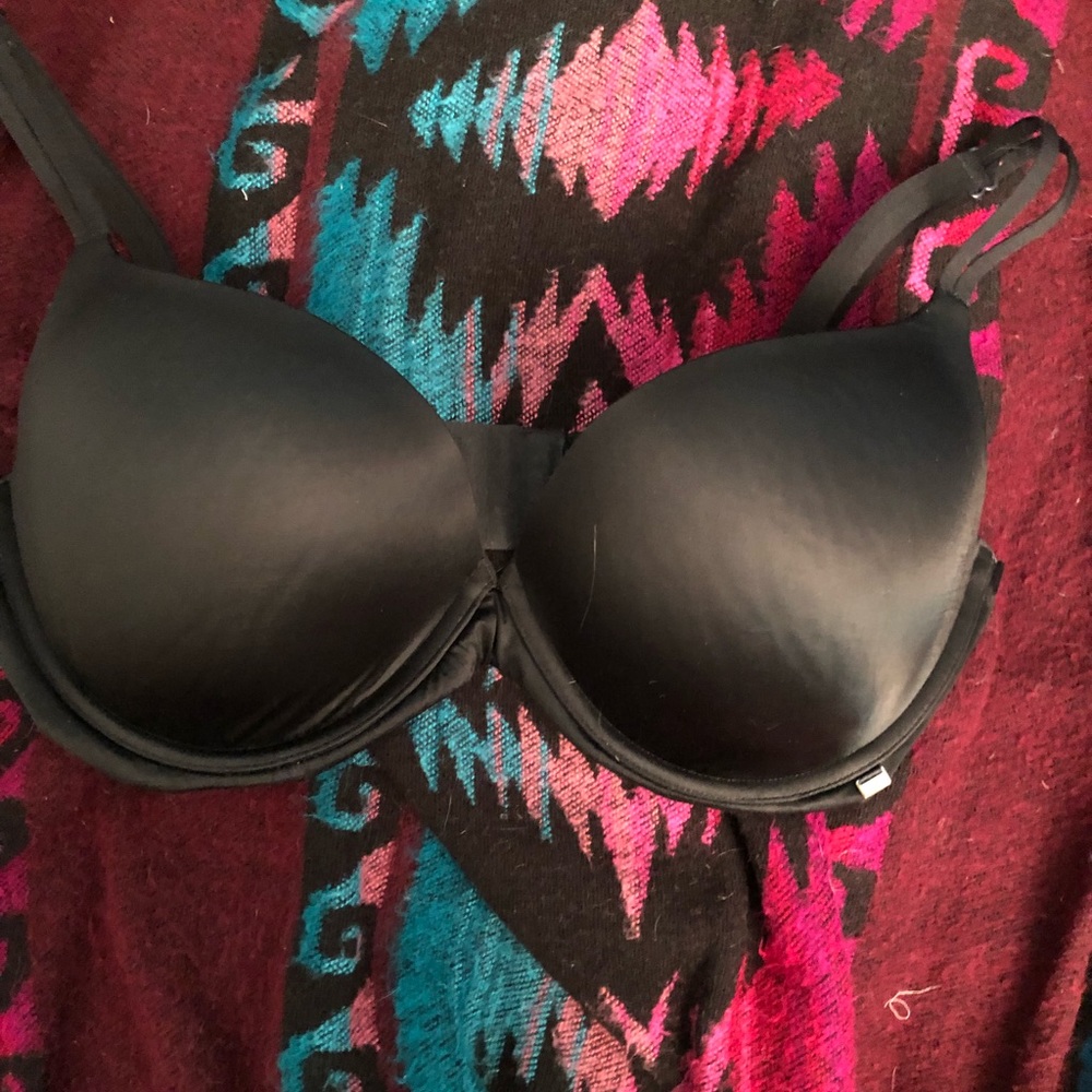 Victoria’s Secret Very Sexy  plunge 36DD